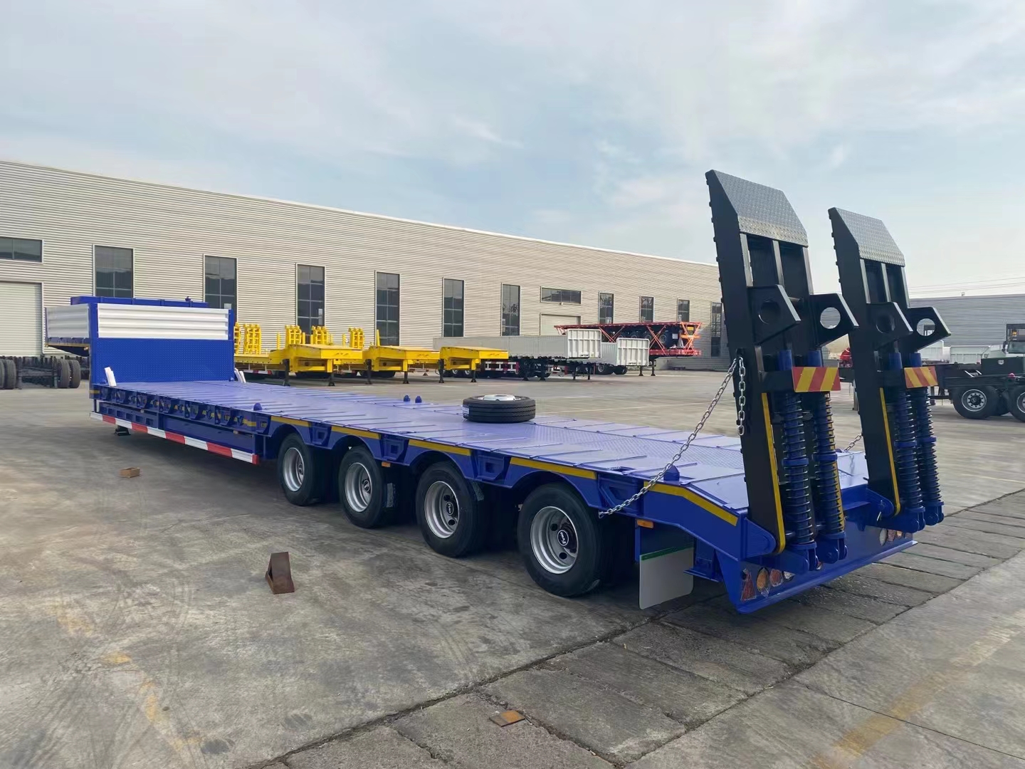 heavy duty 4 axles low loader lowboy semi trailers are ready for shipping